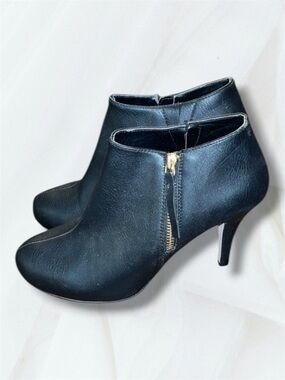 Madden Girl Women's Ginger Ankle Boot Black Smooth 7.5  71/2